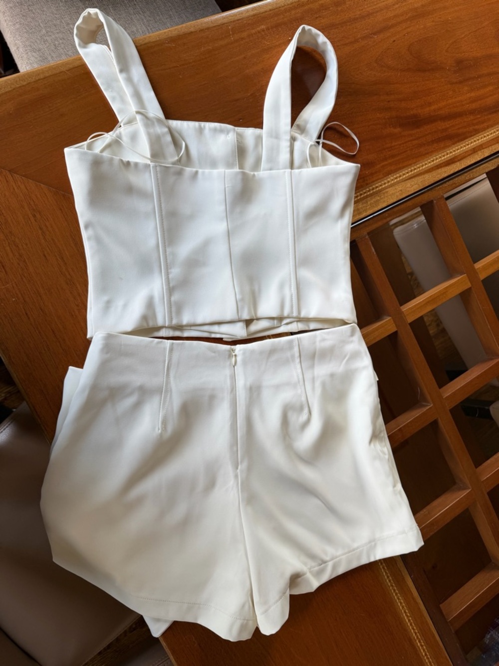 TCEC Cream Two-Piece Set - Picture 3 of 12